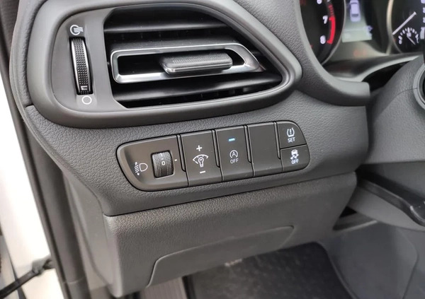Hyundai I30 cena 98318 przebieg: 5, rok produkcji 2023 z Ostrzeszów małe 254